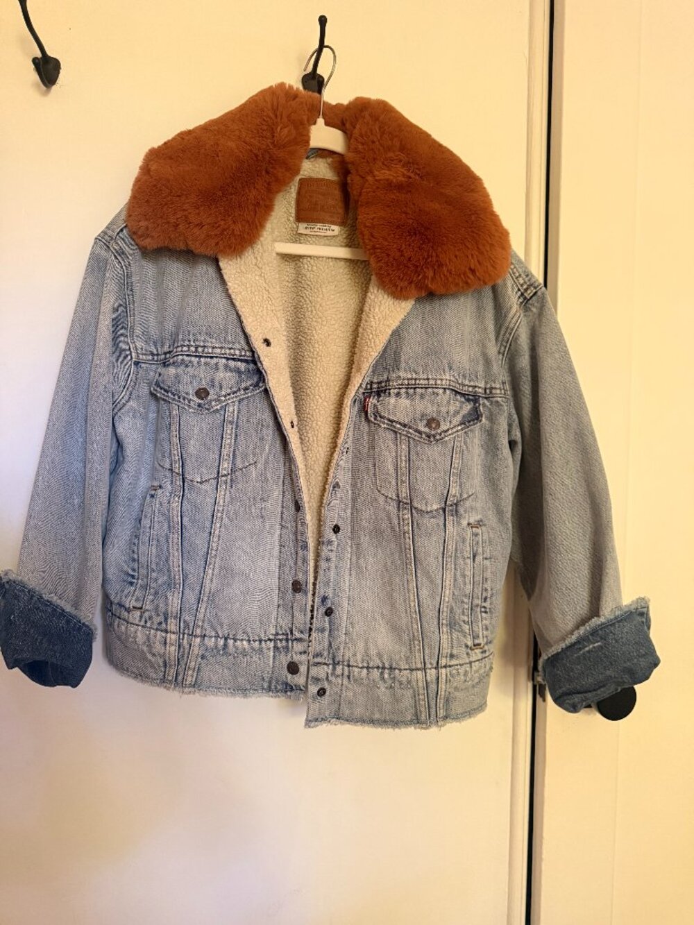 Levis Denim jacket with faux orange fur collar XS